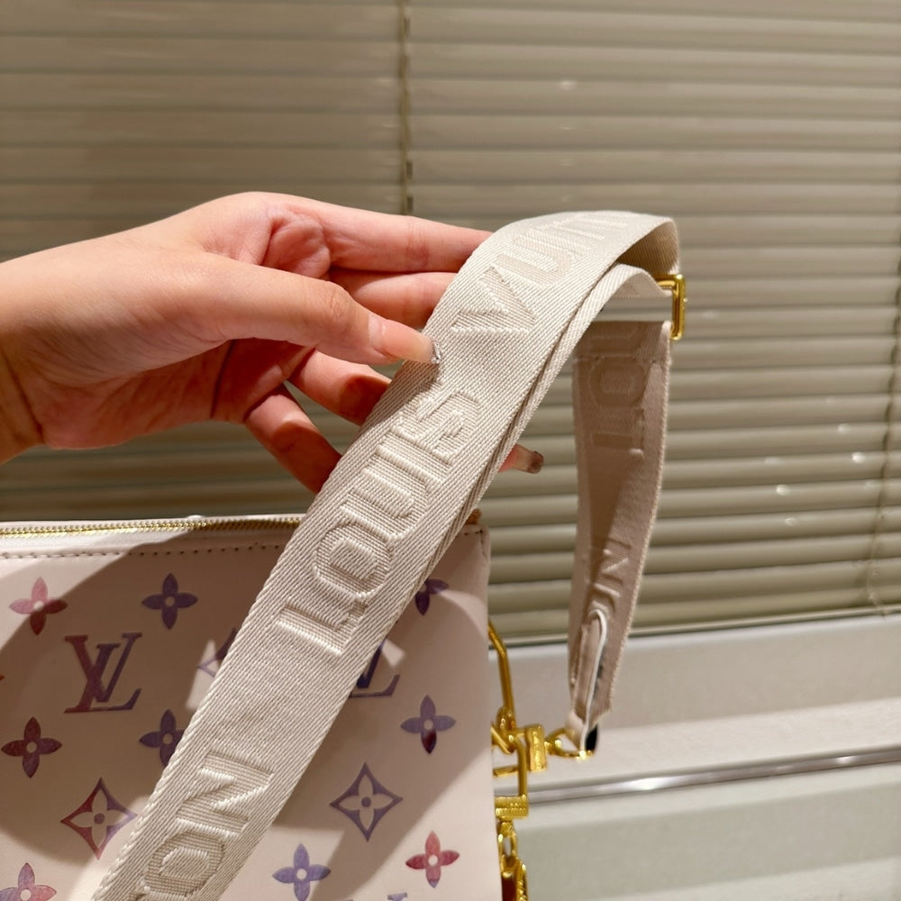 Louis Vuitton Coussin PM Dream Cream 28Cm M25507