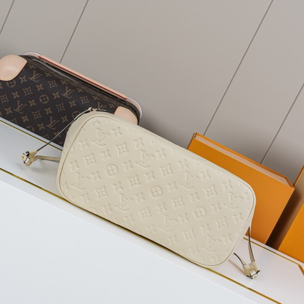 Louis Vuitton Neverfull MM Crème Beige 31Cm M46676