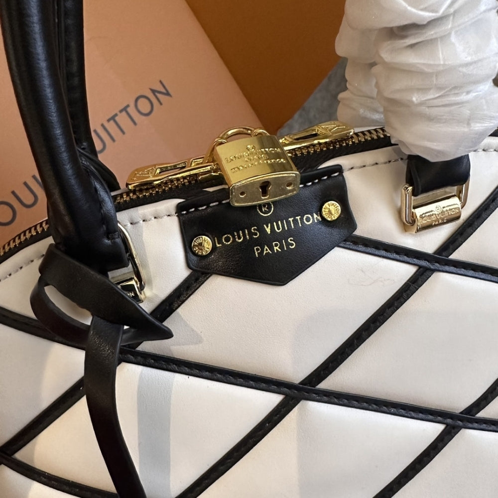Louis Vuitton Alma BB Black 25Cm M23761