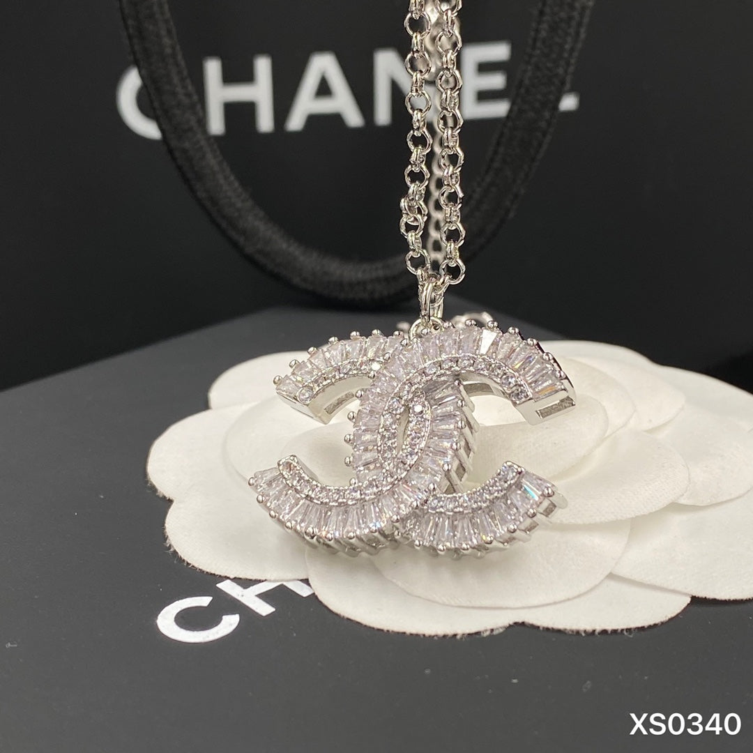 EN – Lux Chanel Necklaces 040