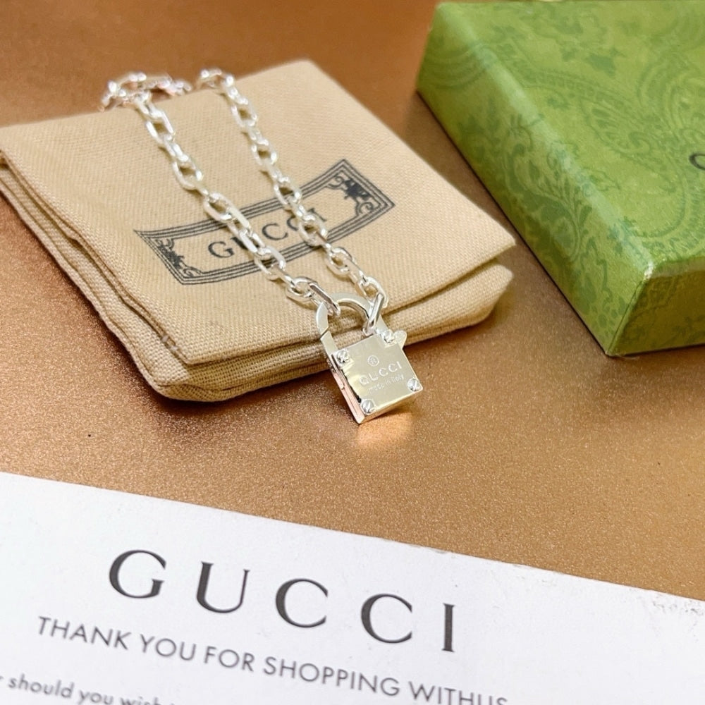 GUCCI TRADEMARK SILVER CHAIN BRACELET WITH PADLOCK