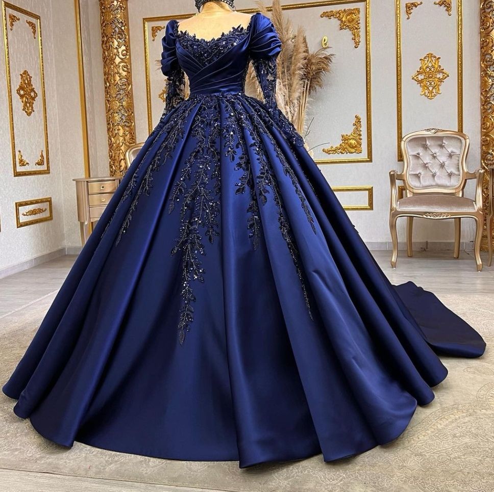 Elegant Navy Blue O Neck Sequined Appliques Long Sleeves Quinceanera Evening Dress Ball Gown Floor Length Princess Prom Dress