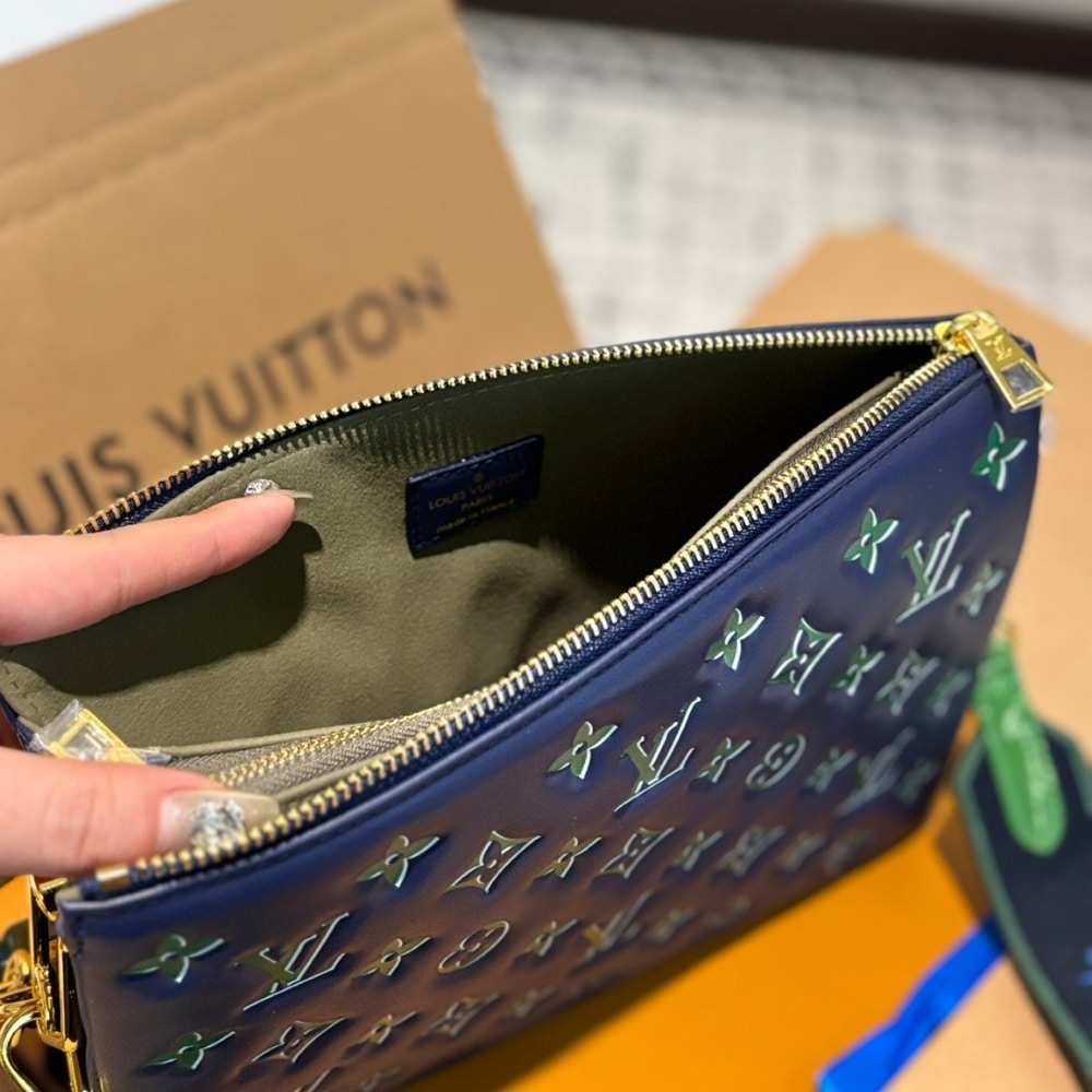 Louis Vuitton Coussin PM Dark Navy 26Cm M23505