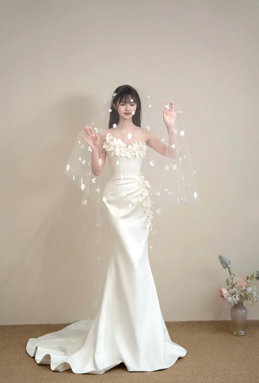 White strapless ball gown with 3D floral neckline, fitted waist and hip-hugging bodycon dress, wedding dress R8062