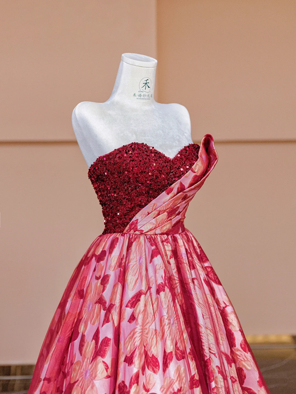 Red strapless, fitted waist, long ball gown with a full skirt R8380
