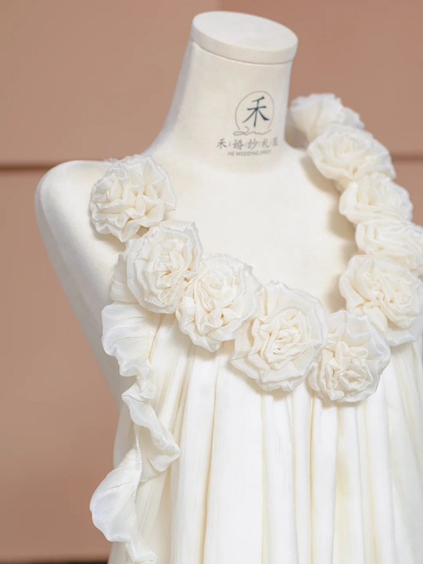 Off-white halter-neck straight long ball gown, bridal dress R8318