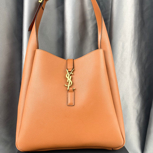 Saint Laurent 5 À 7 Soft Small Hobo Bag In Smooth Beige 27Cm