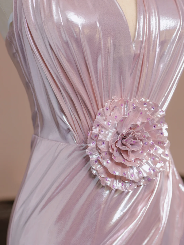 Light pink halter neck, fitted waist, bodycon long sexy ball gown R8354