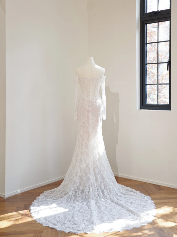 White off-the-shoulder fitted long ball gown R8442