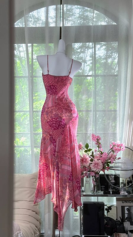 Pink floral print halter-neck fitted long ball gown R7624