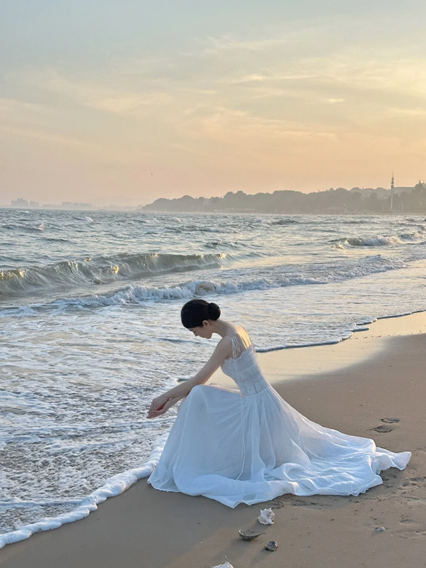 White spaghetti‑strap waist‑cinched long elegant prom gown R8016