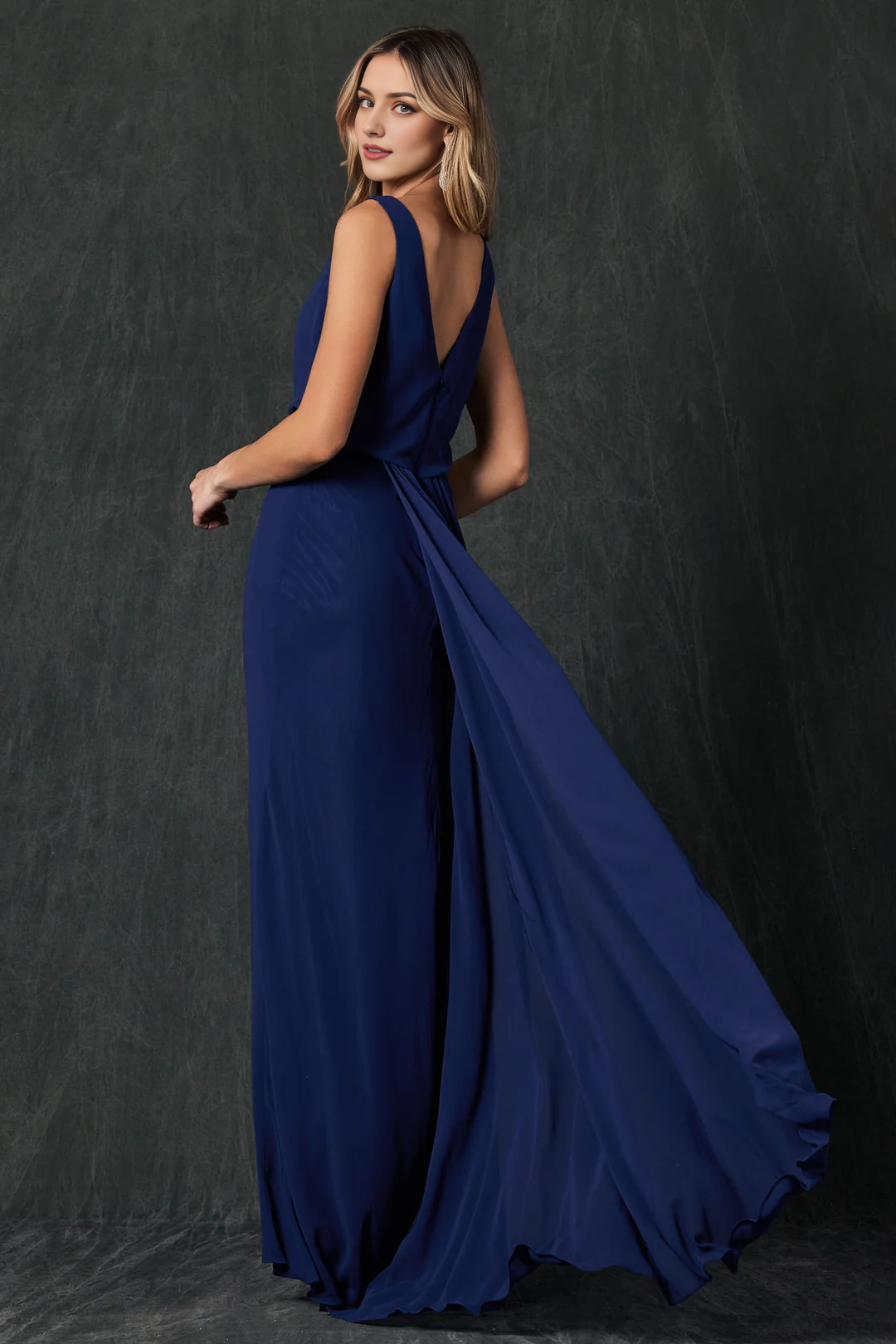 Sleeveless fit long hooded collar chiffon flowing trailing skirt dress