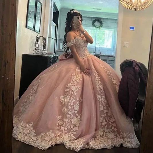 Light Pink Quinceanera Dresses with Bow Lace Appliques Sweet 15 16 Ball Gowns