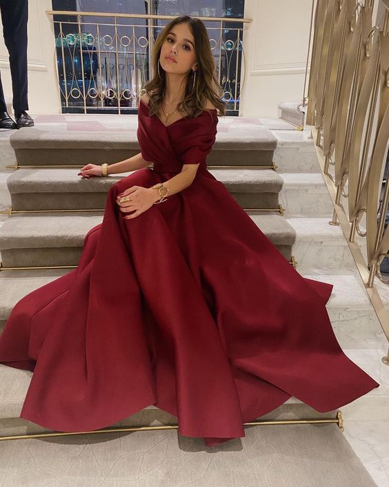 Off the Shoulder Evening Prom Gown With Pleat