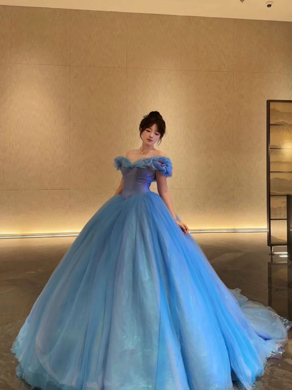 Blue V-neck fitted waist slim-fitting ball gown with a full skirt R8703