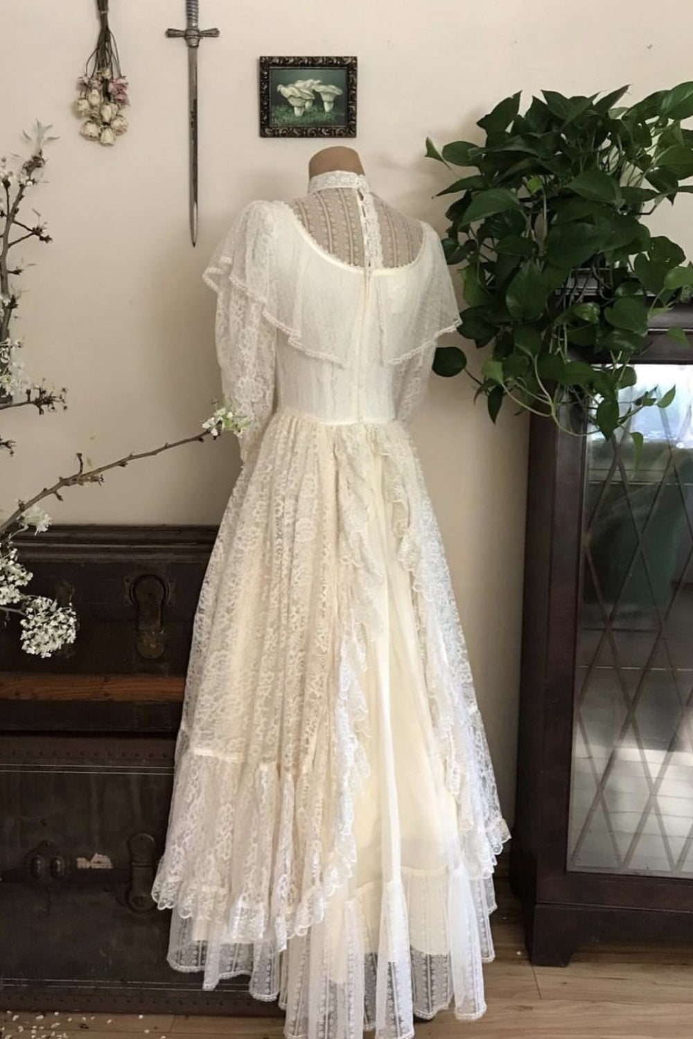 girlhomeshops-Long-Sleeved Dress, Retro Half-High Collar, Elegant Long Exquisite Lace Tulle Wedding Dress gh5853