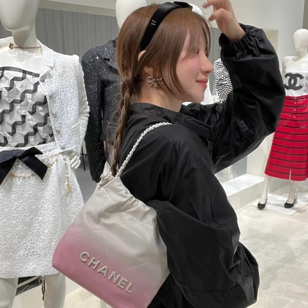 Chanel 22 Mini Handbag Patent Gradient Calfskin Pink 20Cm