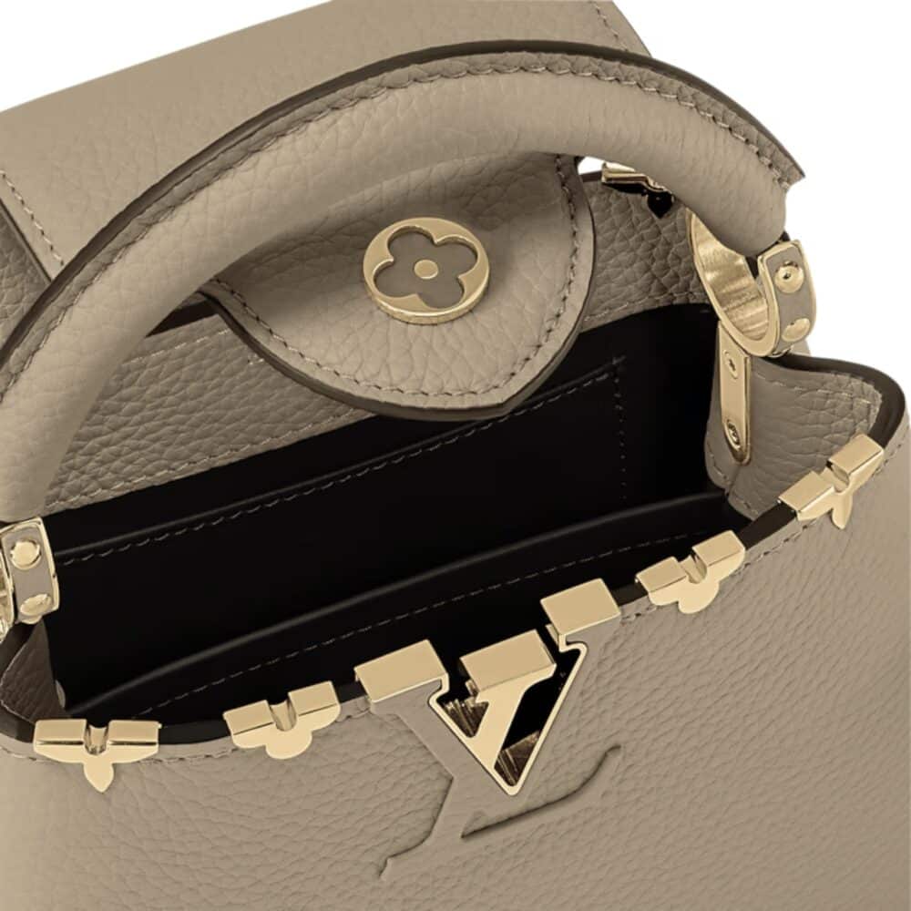 Louis Vuitton Capucines Mini Galet 20Cm M11342