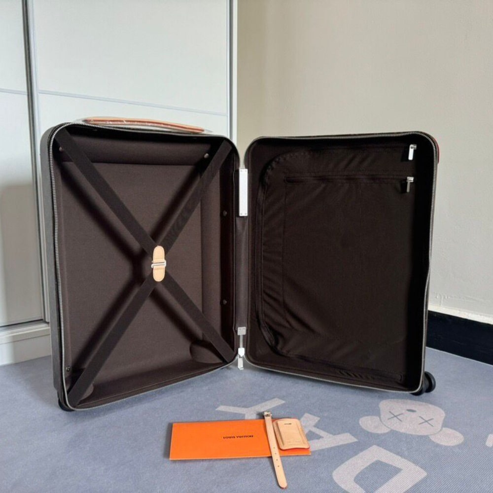 Louis Vuitton Horizon 50 Suitcase Bag Brown 55Cm M23209