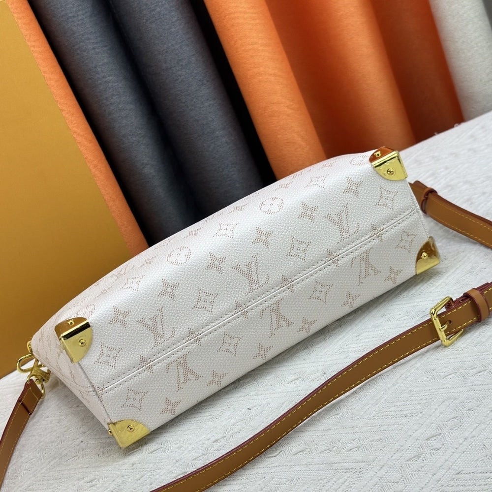 Louis Vuitton Bobo Trunk Off White 32Cm M14661
