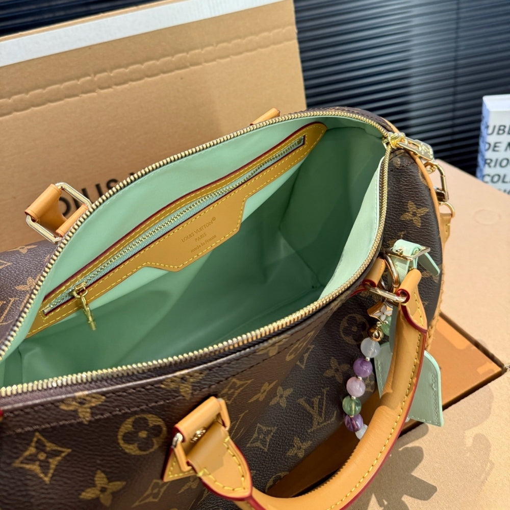Louis Vuitton Speedy Soft 30 Lucky Monogram 30Cm M15107