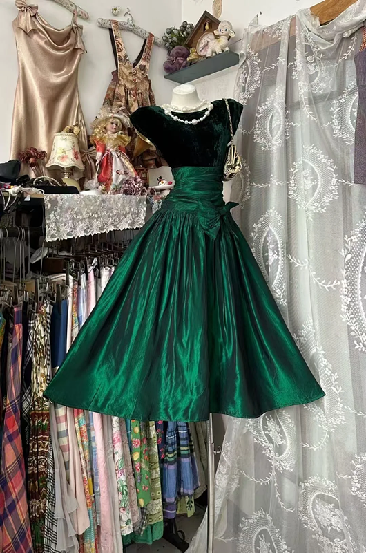Dark green sleeveless fitted waist elegant ball gown R8115
