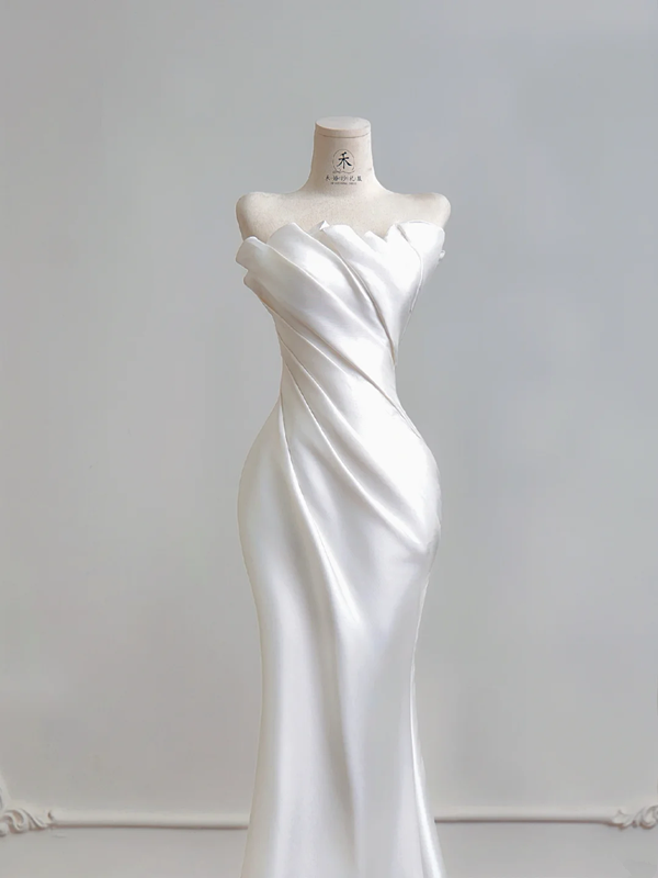 White strapless fitted mermaid-style long ball gown R8163