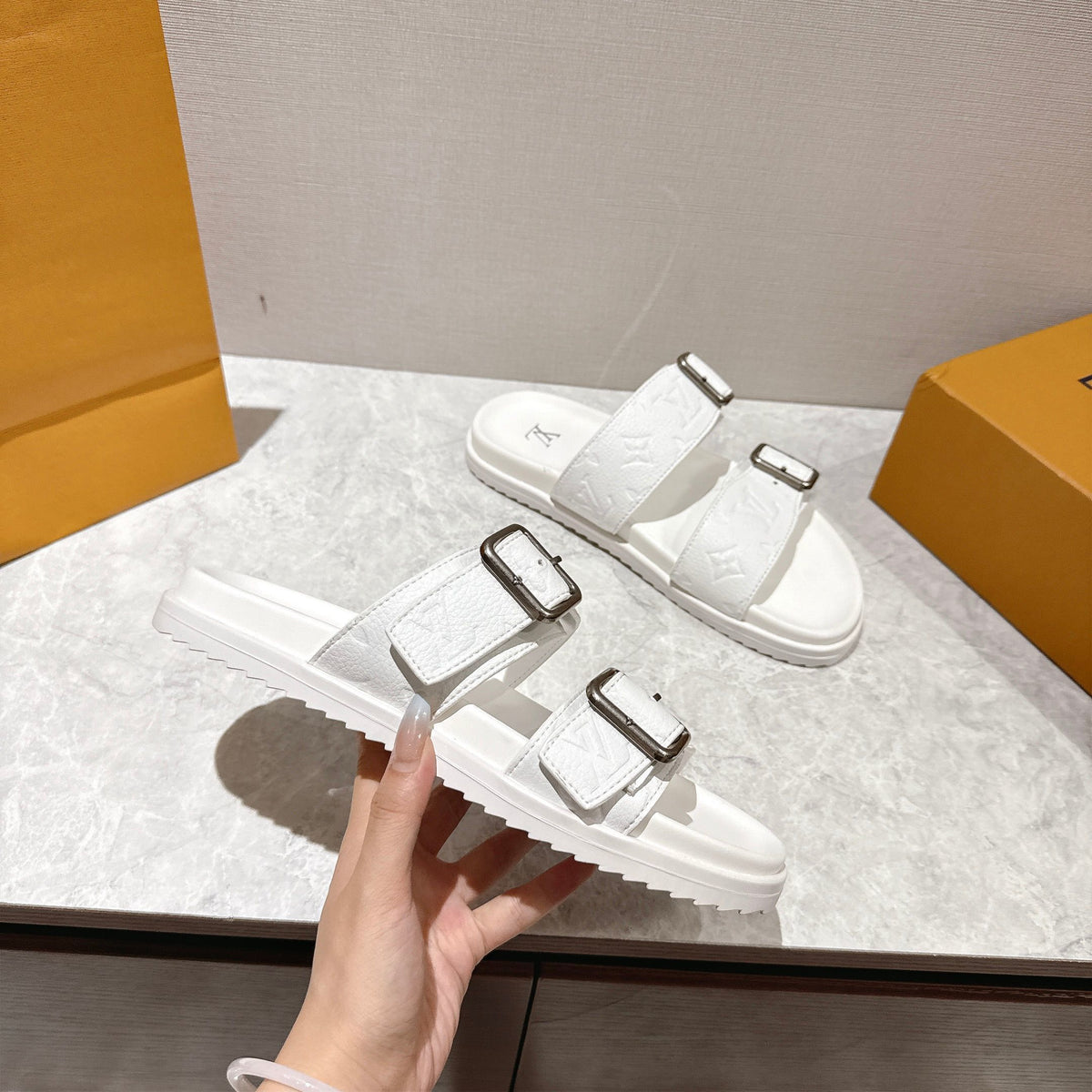 Louis Vuitton LV Venice Mule White 1AHSIX