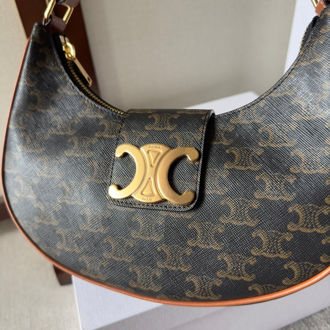 CELINE AVA TRIOMPHE SOFT BAG IN CANVAS AND CALFSKIN
TAN