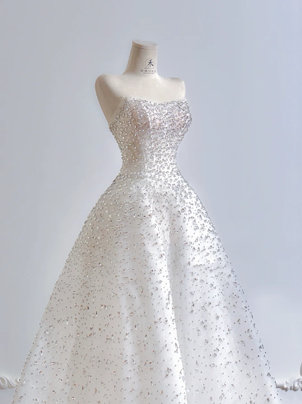 White strapless, fitted waist, full skirt, long ball gown R8164