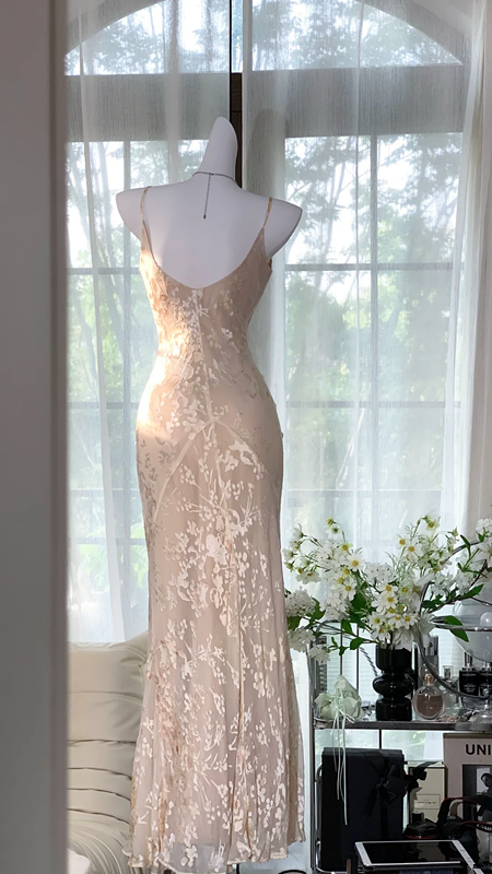 Light pink halter-neck fitted long floral print ball gown R7645