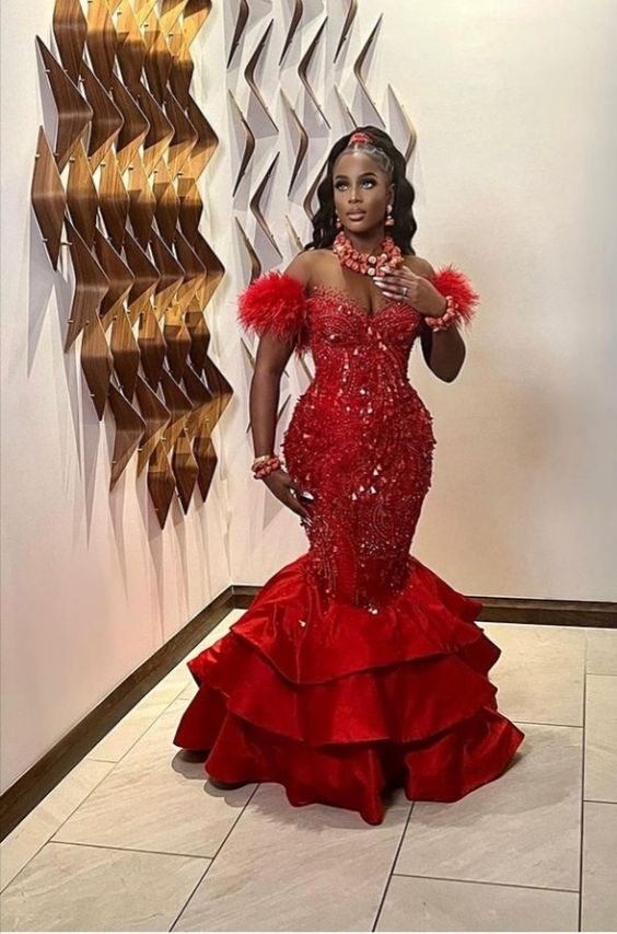 Luxury Red Mermaid Aso Ebi Prom Dresses Feathers Cap Sleeves Cryatals Beaded Tiered Ruffles Plus Size Women Evening Gowns