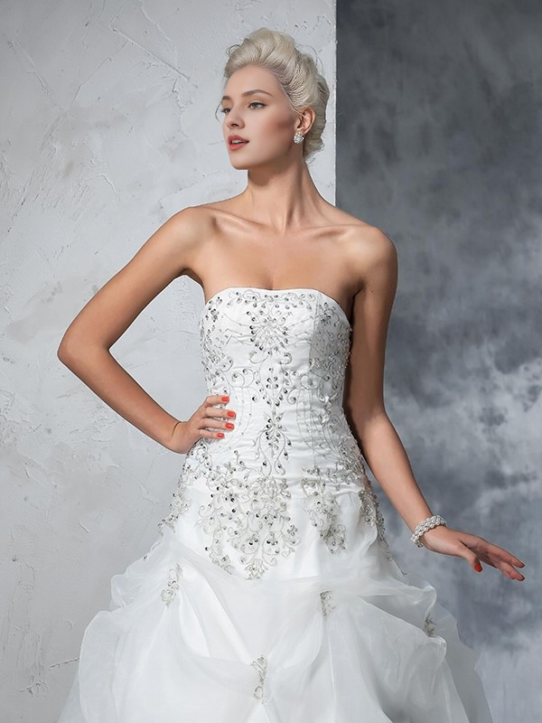 Ball gown strapless beaded sleeveless long organza wedding dress