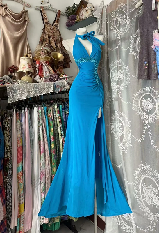 Blue halter-neck, fitted waist, bodycon silhouette, and sexy long ball gown with a slit R7799