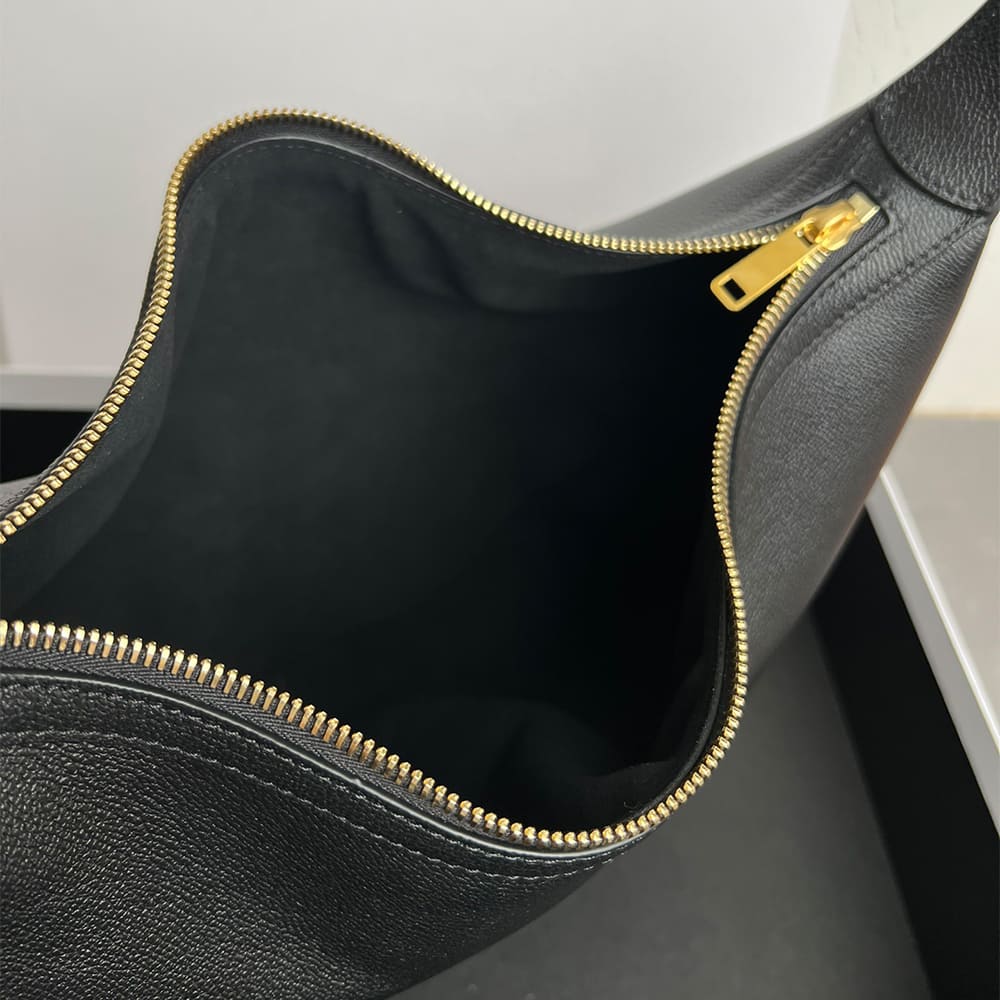 CELINE MEDIUM HELOISE BAG(HIGH-END GRADE)