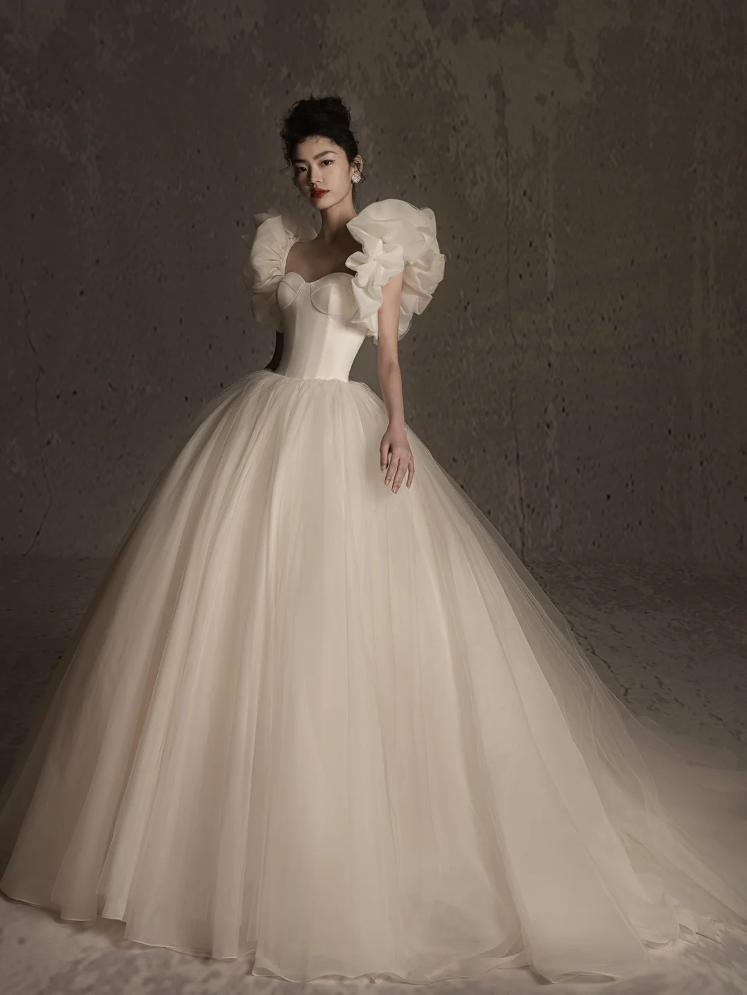 Unique Ball Gown Sweetheart Satin Tulle Long Wedding Dresses C4165