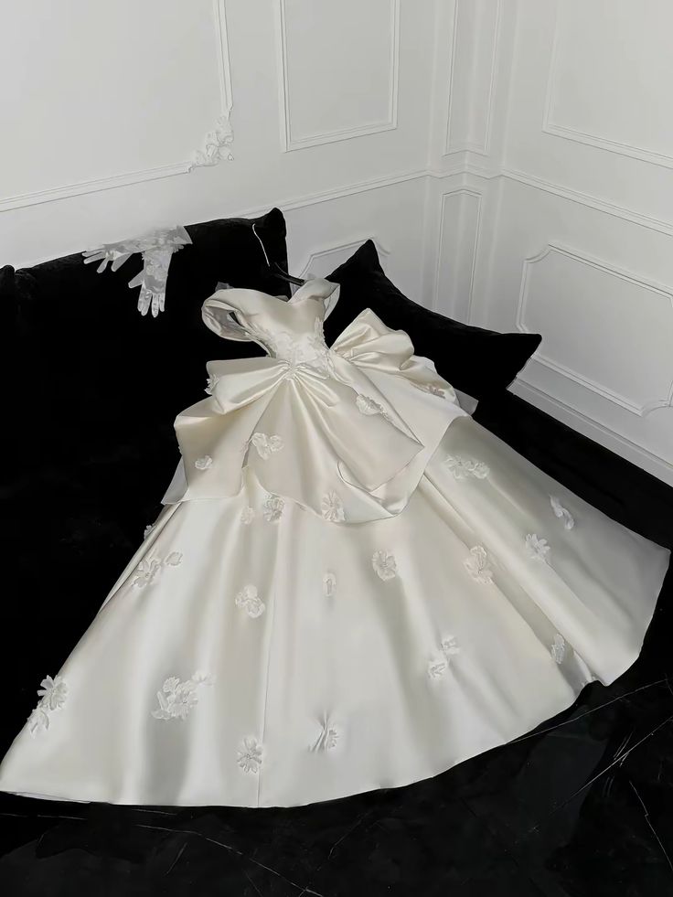 Princess Ball Gown Off The Shoulder Satin Applique Long Wedding Dresses C4348