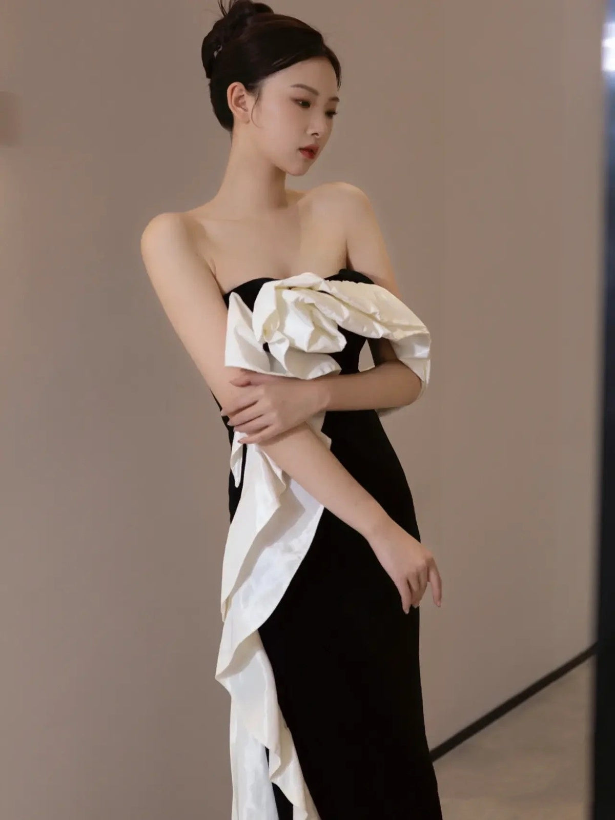Sexy Sheath Strapless Black Satin Long Evening Gowns Prom Dresses