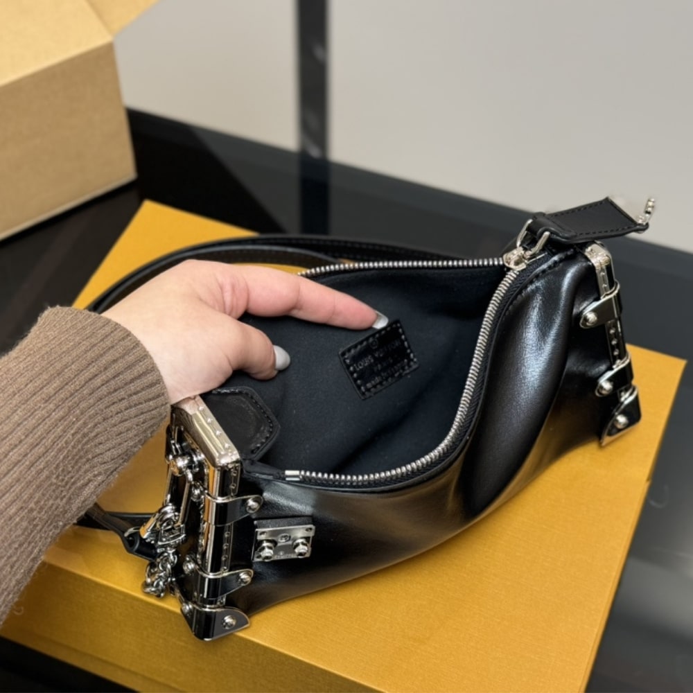 Louis Vuitton Slim Trunk Bag Black 23Cm M25445