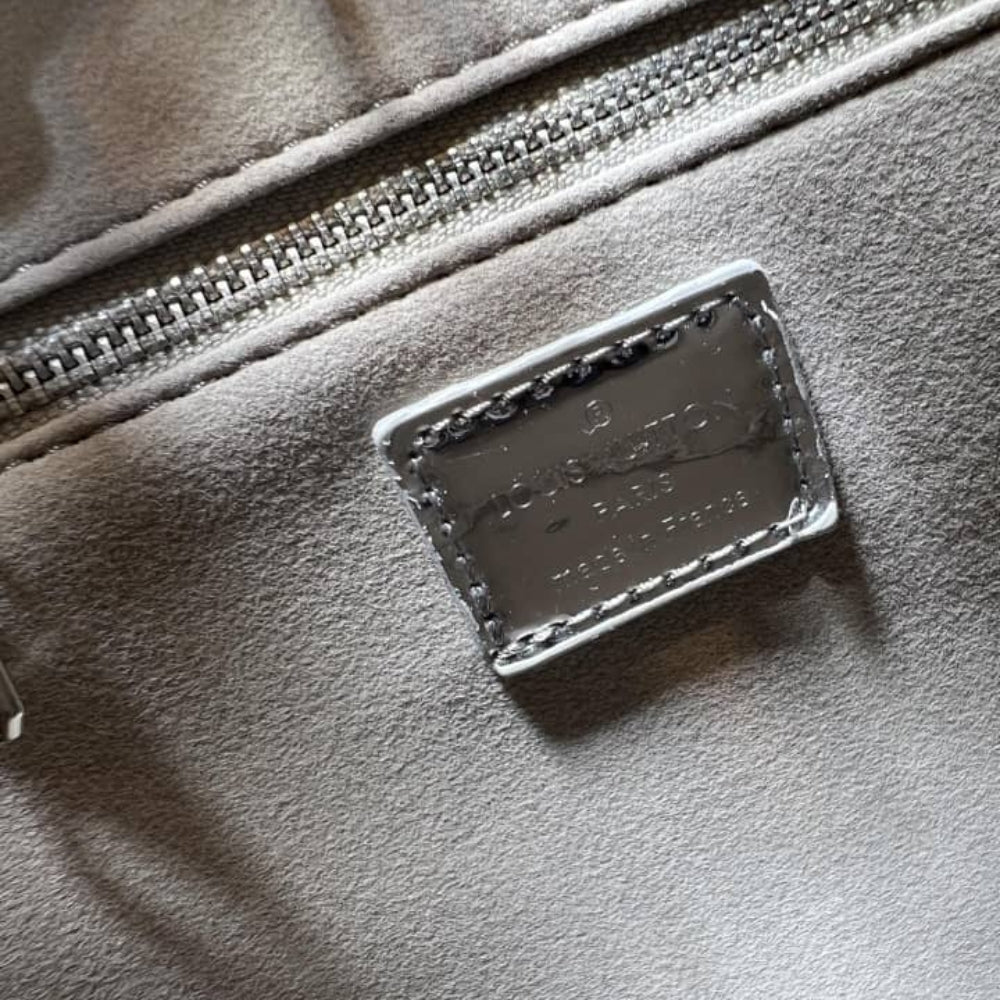 Louis Vuitton Onthego PM Silver 25Cm M26373