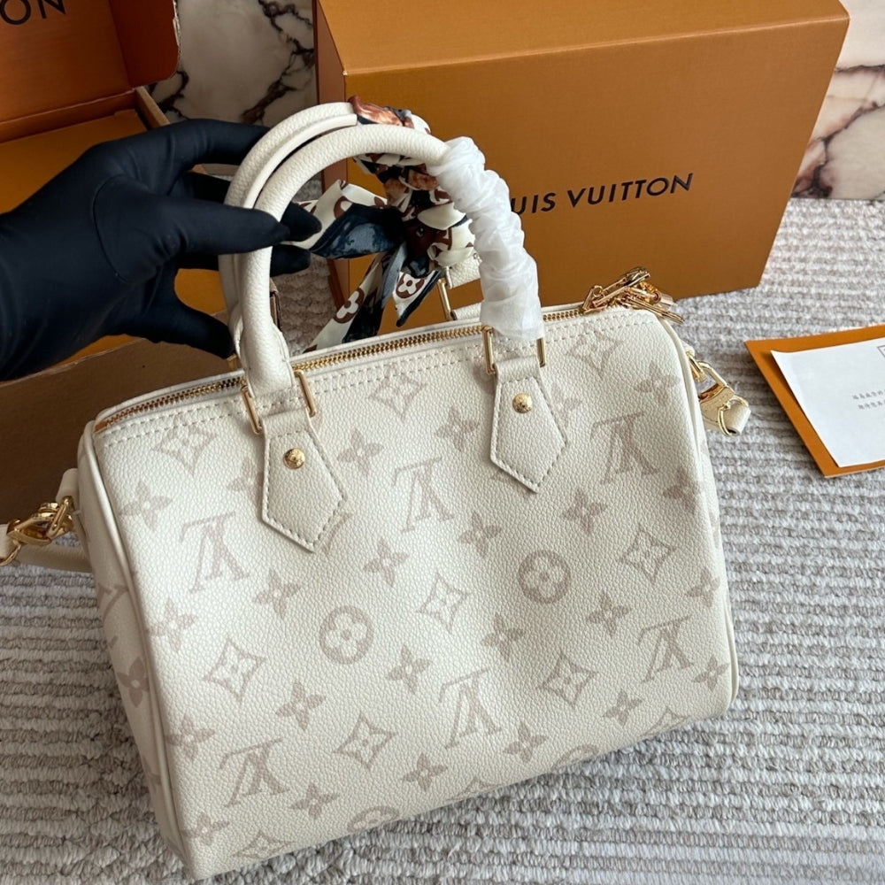 Louis Vuitton Speedy Bandoulière 25 Cream 25Cm M26690
