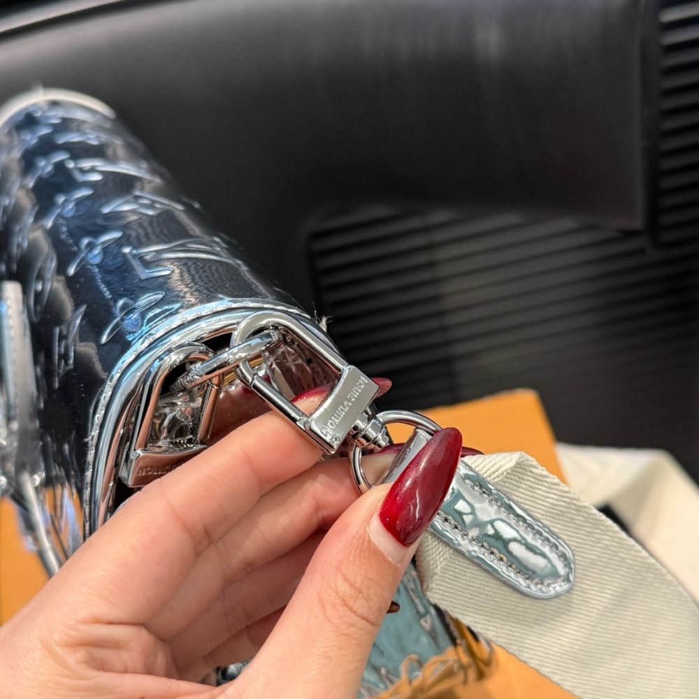 Louis Vuitton Diane Monogram Silver 25Cm