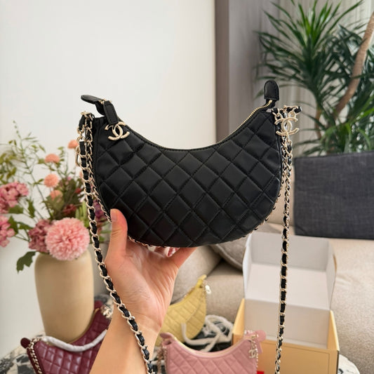 Chanel Hobo Bag Shiny Gold Metal Black 20Cm