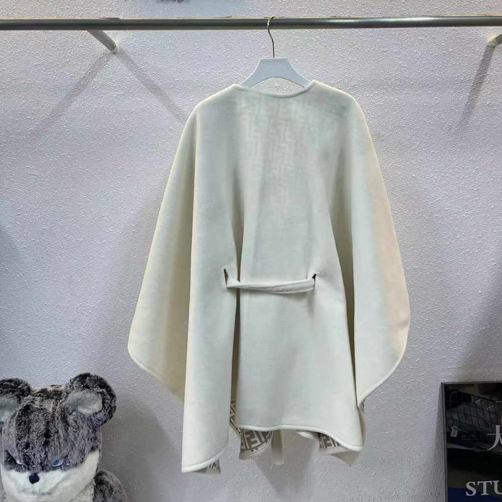 Fendi Poncho Camelia Wool And Cashmere White
