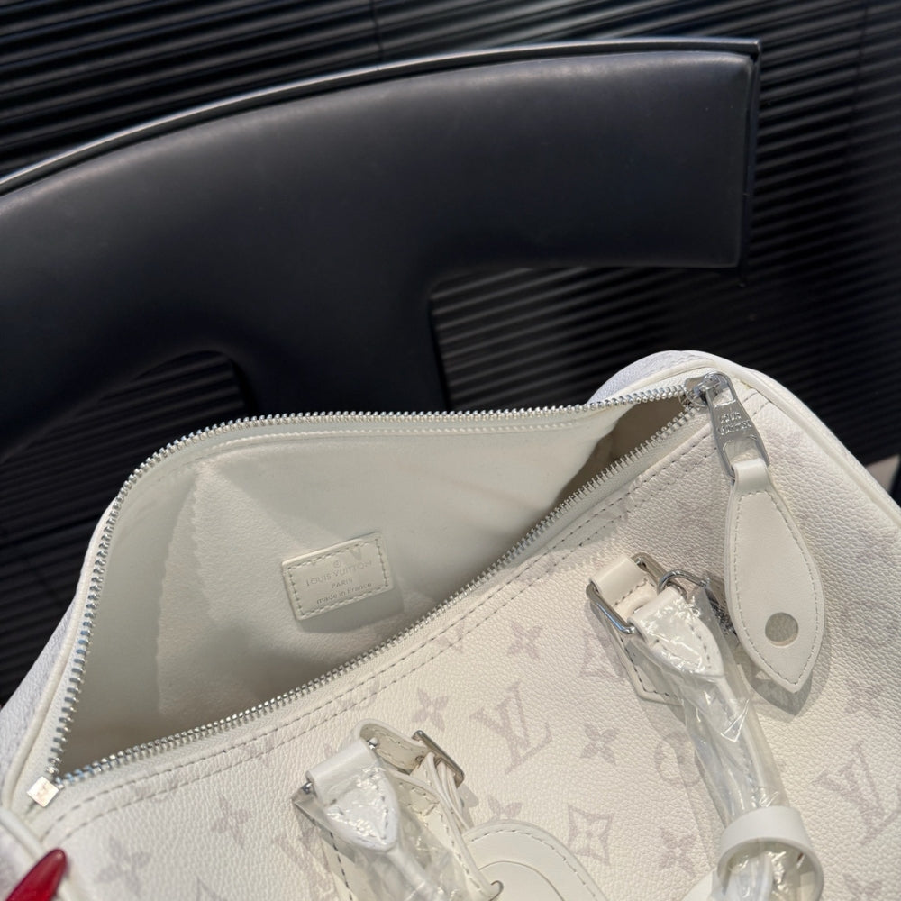 Louis Vuitton Speedy P9 Bandoulière 30 In White 30Cm