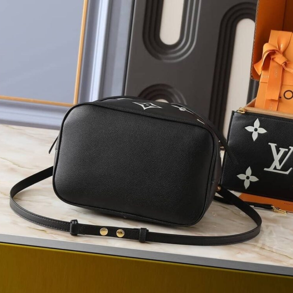 Louis Vuitton Neonoe MM Black 25Cm M45497