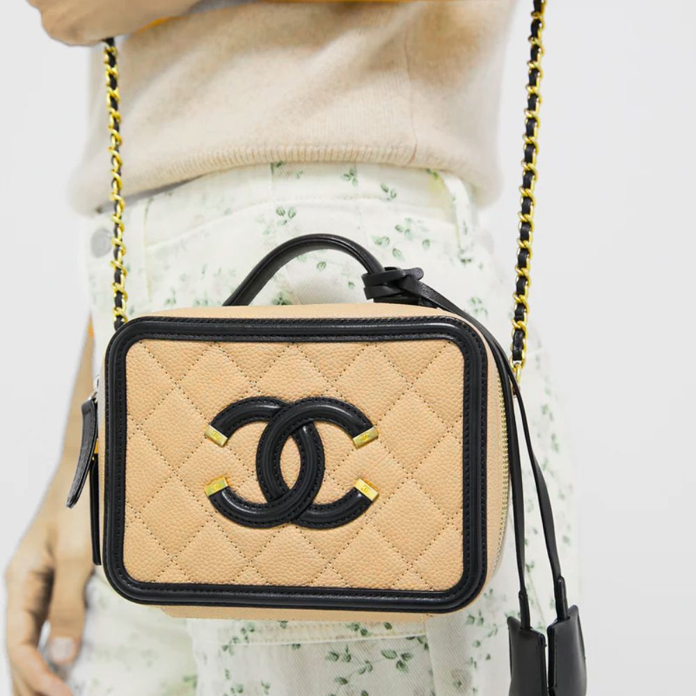 Chanel CC Filigree Medium Vanity Case Beige 21Cm
