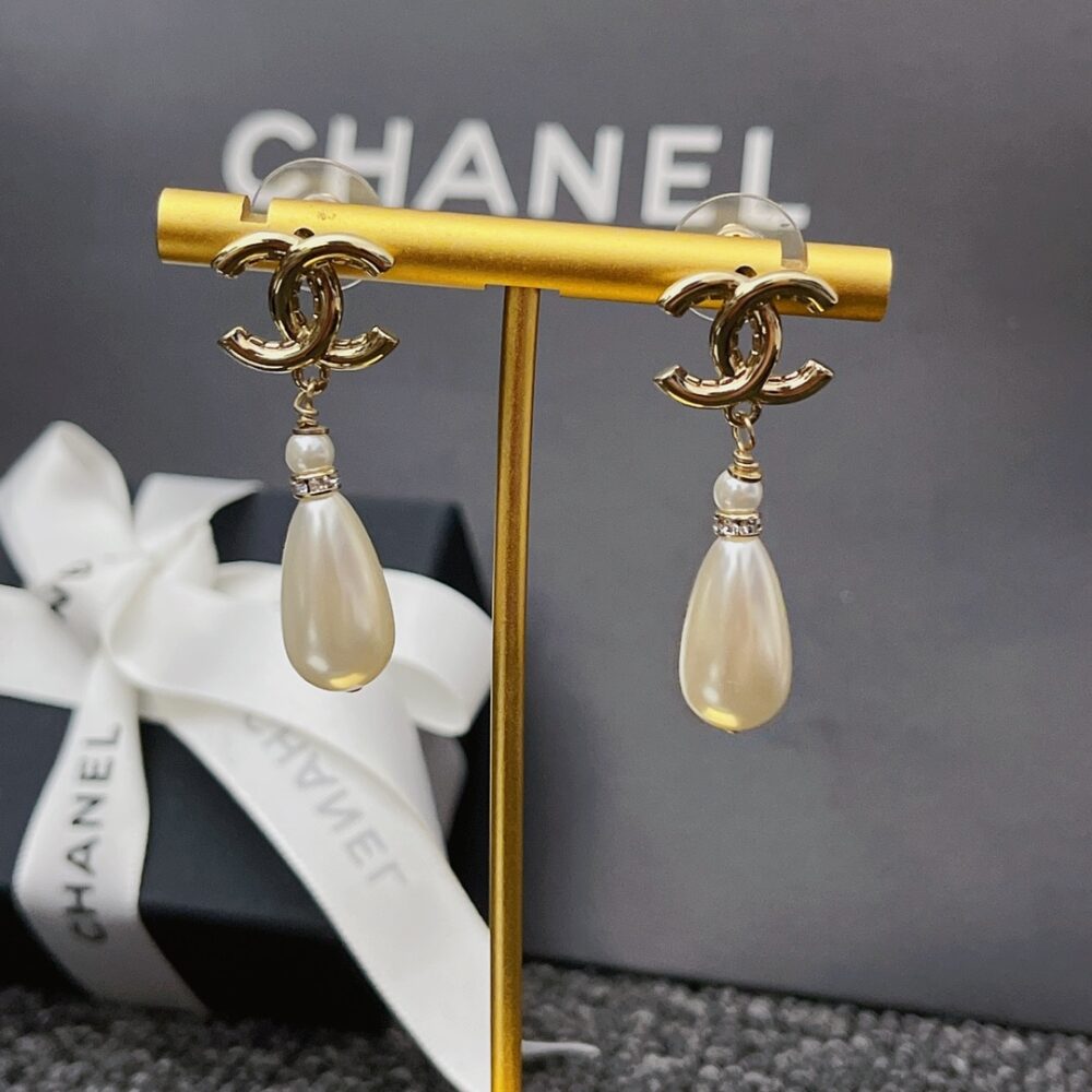 Chanel CC Pearl Drop Earrings A98327