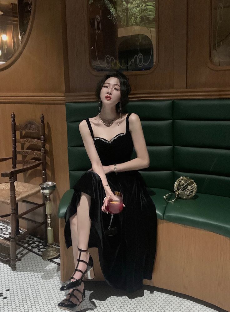 Vintage Black Velvet A Line Party Dress Long Elegant Evening Gown Prom Dress cc1865