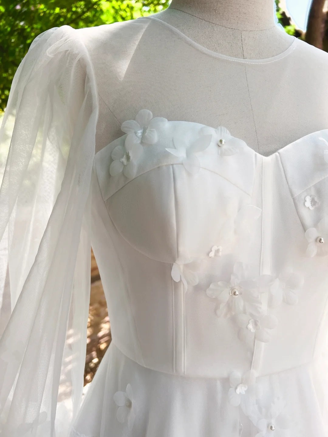 Graceful Jewel Neck White Prom Dress Appliques Long Sleeve A-Line Evening Dress GG6027
